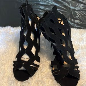 Women’s heels size 8